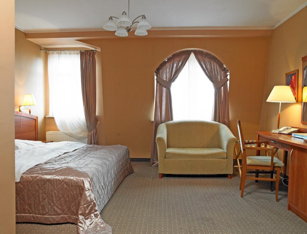 Hotel Atrium Nowy Tomysl Exterior photo